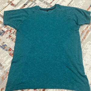 ALPHALETE HERO SEAMLESS TEE- SIZE L